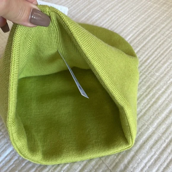 Sold! Lululemon NWT Warm Revelation Beanie L/XL SOLD other platform - Picture 5 of 8